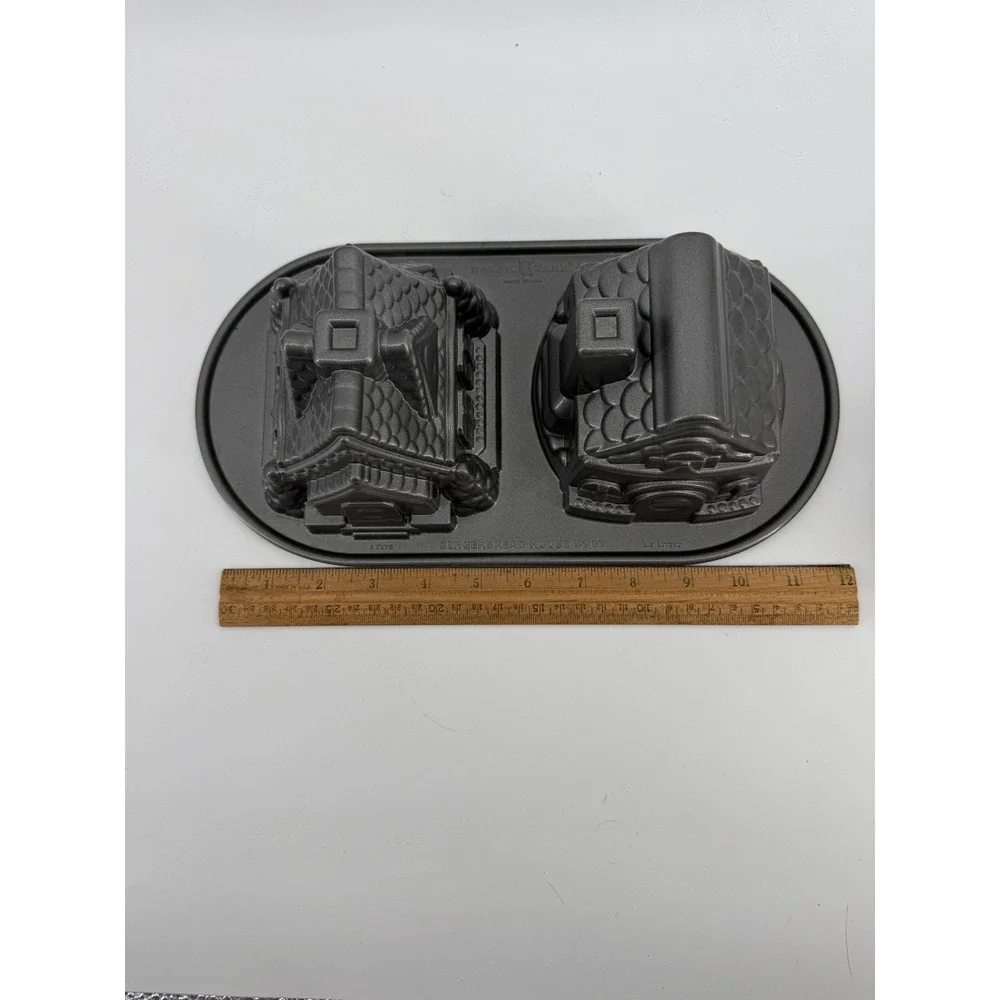 Nordic Ware 3D Gingerbread House Duet Cake Pan Christmas 5 Cup Cast Aluminum USA
